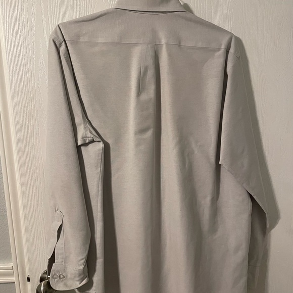 Mens button down shirts, long sleeve, work shirts, Three (3) long sleeve shirts - Picture 4 of 6